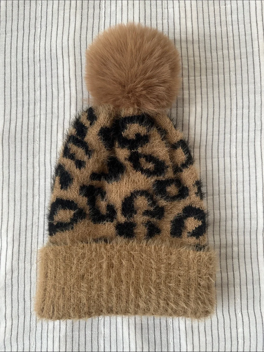 Women’s Cozy Leopard Print Pom-Pom Beanie - Camel and Black